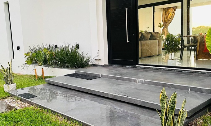 Corrientes House | House overlooking the lagoon in gated community nature tranquility and security