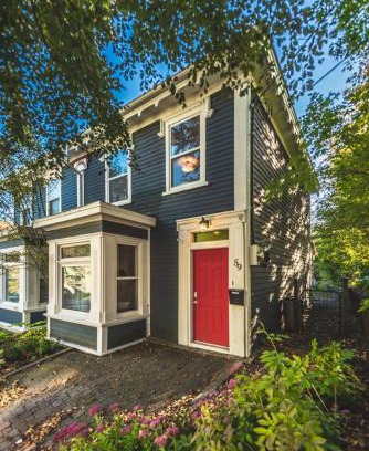 Waterford Valley House | House Patrick 4bds Loft Style Parking