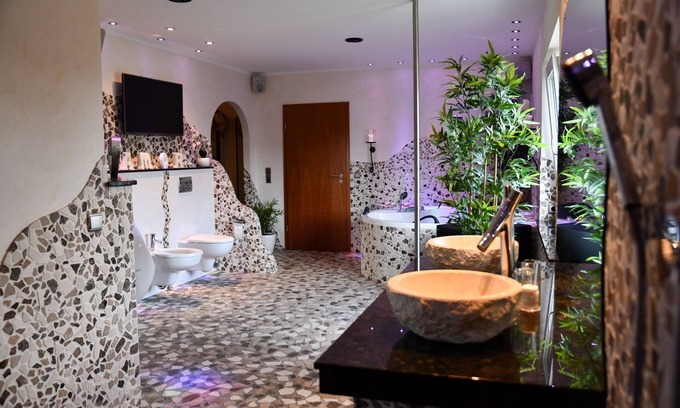 Meckenheim House | House Respirada NRW Wellness area, whirlpool, gym, sauna