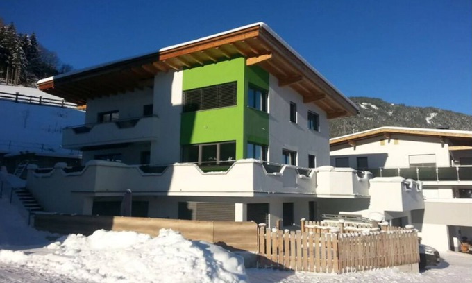 Emberg Apartment | House Sabrina -Garconniere! Only 300m from the Hochzillertal/Kaltenbach valley run!