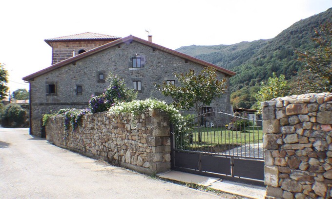 Hoz de Marron House | House Sierra de Breñas (Ampuero - Bien Aparecida) capacity for 18-20 people