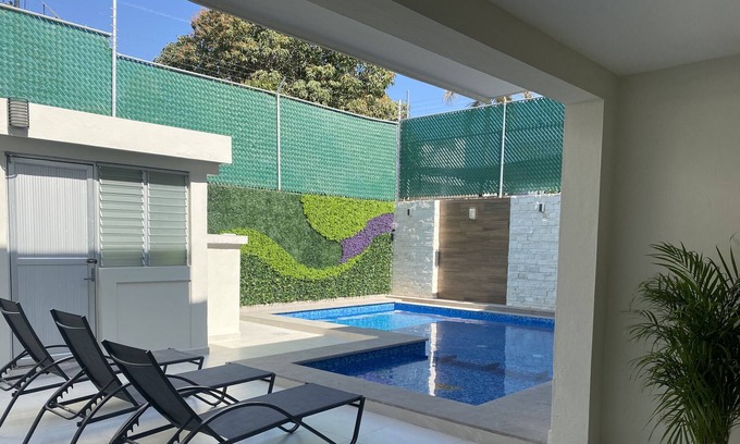 Ferrocarrilera House | HOUSE TWO STREETS FROM THE MALECON HEATED POOL