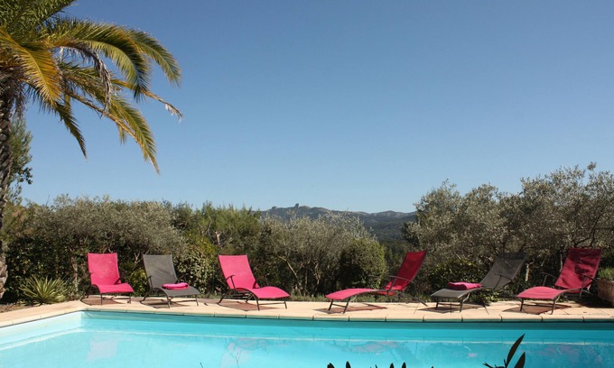 Bouc-Bel-Air House | House/Villa - Bouc bel air, 5 bedrooms, 2000 sq meters garden with a swiming pool and a very nice view on montain.