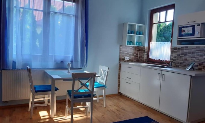 Rakoshegy Apartment | House w little tropical garden