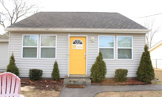 Pasadena Cottage | House w/Water Views of Rock Creek 2BA 2BA Cottage