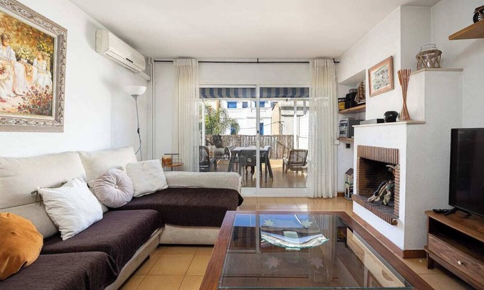 Montgat House | House with 4 bedrooms, 3 bathrooms, located in the old town of Montgat and only 5 minutes from the beach.