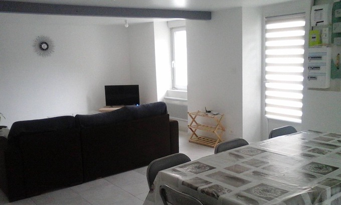 Vezins House | House with 40m² living room in a quiet area