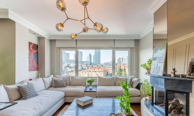 Besiktas Apartment | House with Balcony and City View in Besiktas