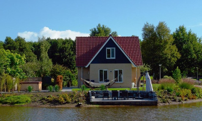 Westerbork House | House with bubble bath, at 20 km from Assen