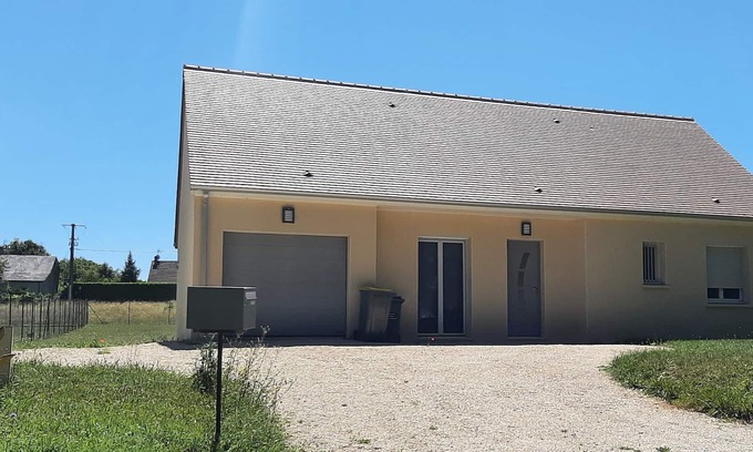Landes-le-Gaulois House | House with garden in the countryside