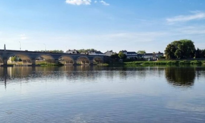 Les Ponts-de-Ce House | House with garden near the Loire river