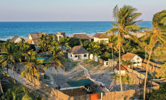 Tofo House | House with garden 50 m. from the beach. Ideal for families and groups of friends.