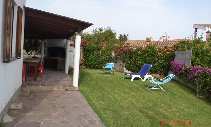 Calasetta House | House with garden and large verandas
