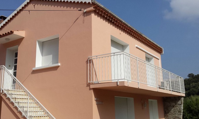Giuncaggio House | House with garden. Beautiful self-contained flat in villa in the countryside