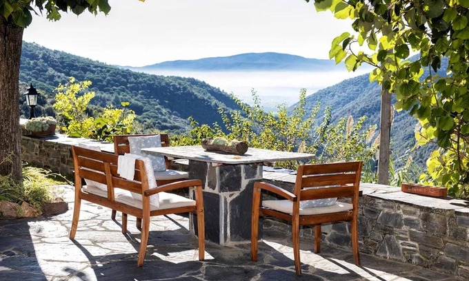 Montseny House | House with garden, games area and shared pool