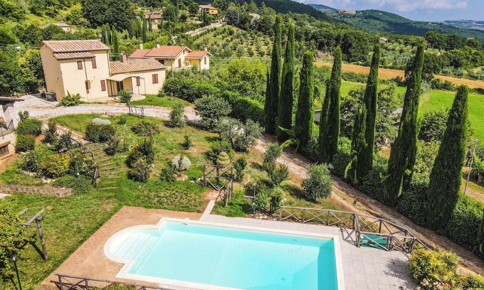 Avigliano Umbrio House | House with private pool in hilly-quiet location with panoramic views