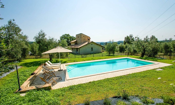 Amelia House | House with private/fenced pool 5km from Amelia. Quiet street and nice views