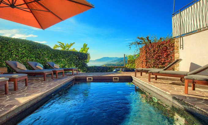 Poggi Apartment | House with private garden, pool, jacuzzi and electric bikes