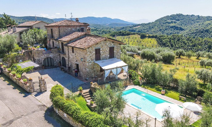 Deruta Villa | House With Private Pool and Fenced Garden in Quiet Location. Panoramic Views