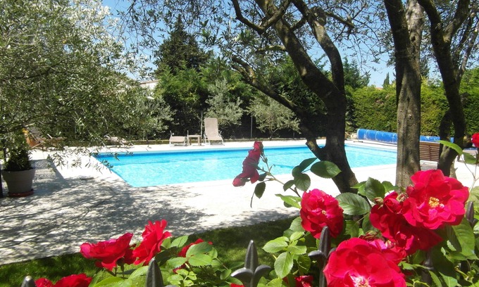 Loriol-du-Comtat Villa | HOUSE WITH SWIMMING POOL GARDEN and organic vegetable garden VAUCLUSE