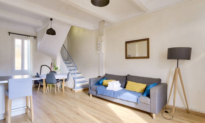 16th Arrondissement House | House with terrace and parking 5 minutes from the beach