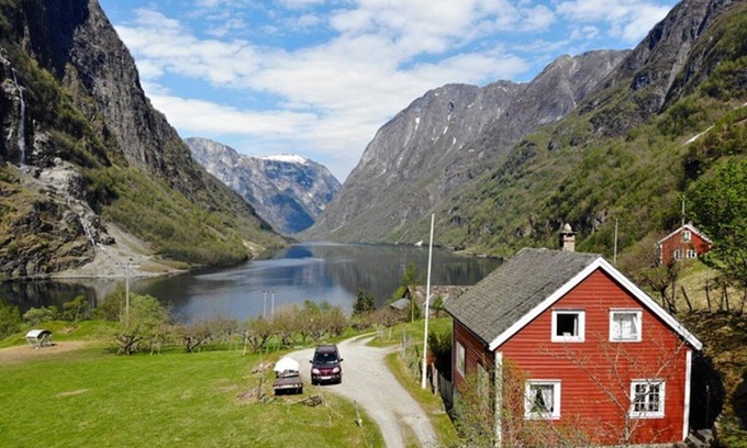 Gudvangen House | House with terrific fjord view