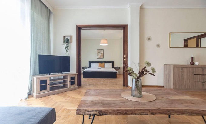Thessaloniki City Centre Apartment | Houseloft White Tower Echo