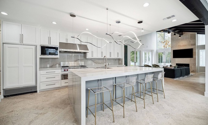 Woodlake - Briar Meadow House | Houston Rivercrest Mansion