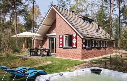 Ommen House | Houtduif