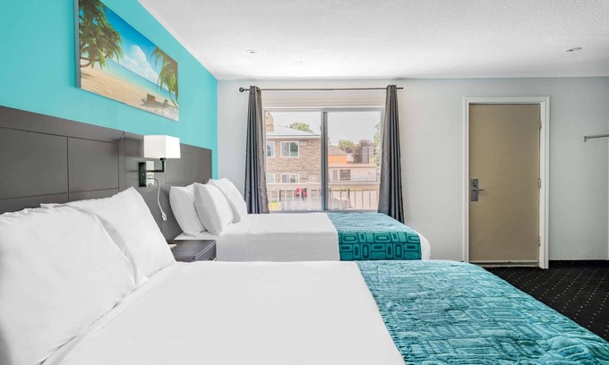 Gananoque Hotel | Howard Johnson by Wyndham Gananoque