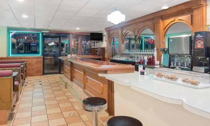 Saugerties Hotel | Howard Johnson by Wyndham Saugerties