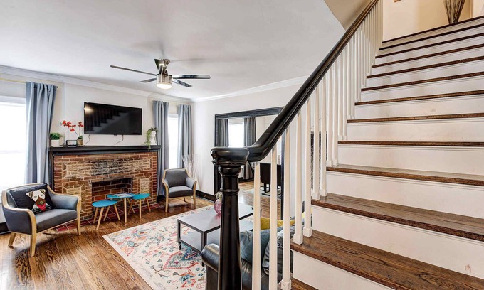 Lincoln Terrace Apartment | Howes Capitol I - Sleek & stylish, walk to OU Med