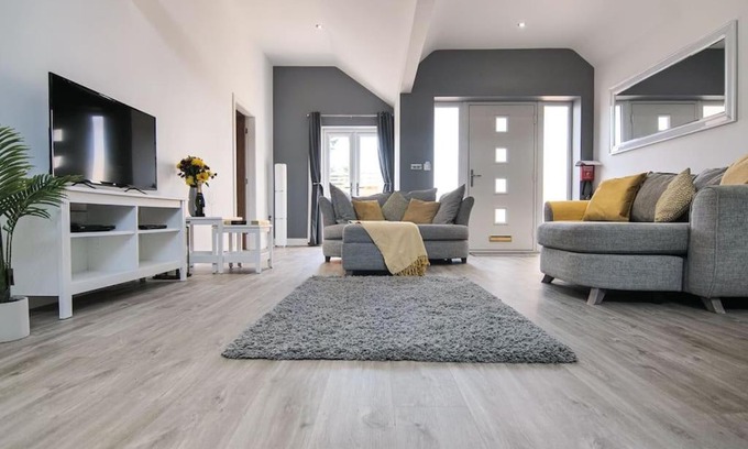 York House | Hoxne Cottages - Rose Cottage with private hot tub