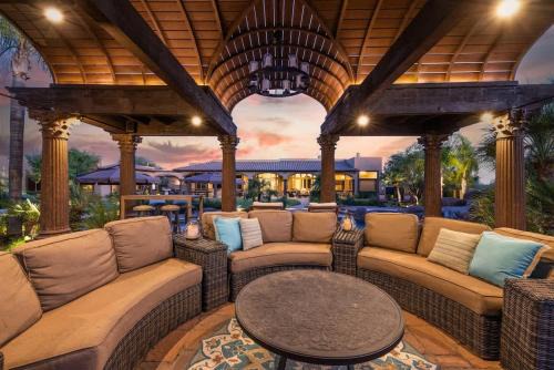 North Scottsdale House | HoZho Estate on Cavedale