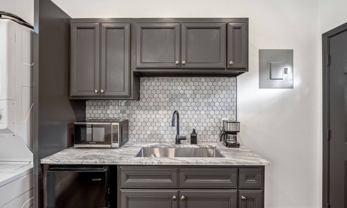Greater East End Apartment | HTX Ultra Studio Suite #3