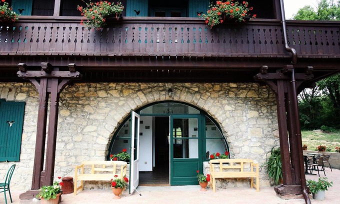 Csesznek Bed & Breakfast | Hubertus Fogadó