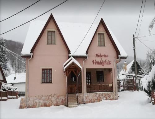 Parad House | Hubertus Vendégház