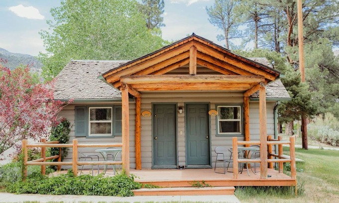 Sevier Cabin | Huckleberry Hideout Cabin