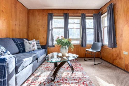 Harvie Heights House | Huckleberry Lodge Mountain Getaway Near Banff