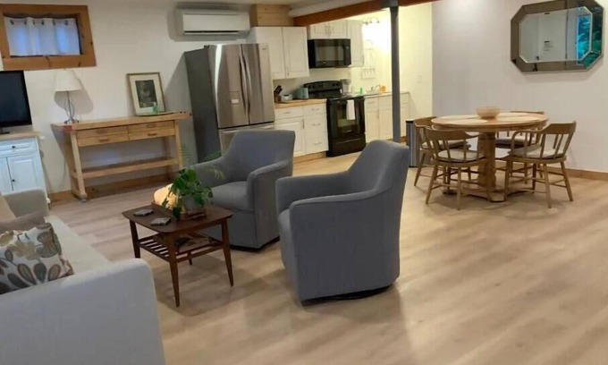 Hollowville Apartment | Hudson NY’S Country Serenity Guest Suite.