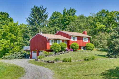 Salt Point House | Hudson Valley Horse Farm Retreat in Salt Point
