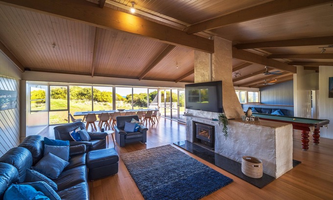 Smiths Beach House | Huge beachfront home with indoor fireplace