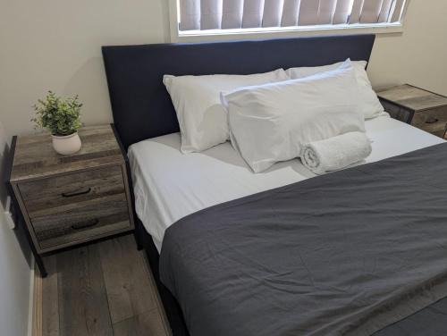 New Auckland House | Huge Holiday Home 4Beds 2Baths in Gladstone near Shopping Center