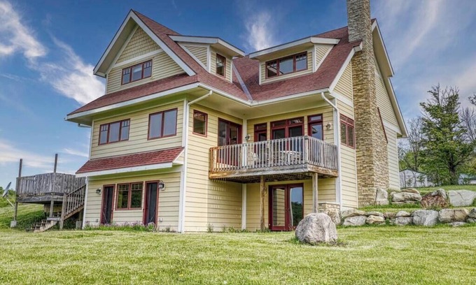Ellicottville House | Huge Home & Studio-Hot Tub-Sauna-Pet Friendly-Amazing Views