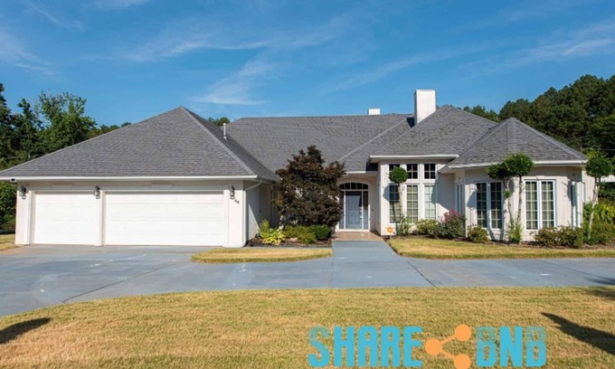 Little Rock House | Huge Lake Front Home w/EV Charger, Tennis, Basketball and more!