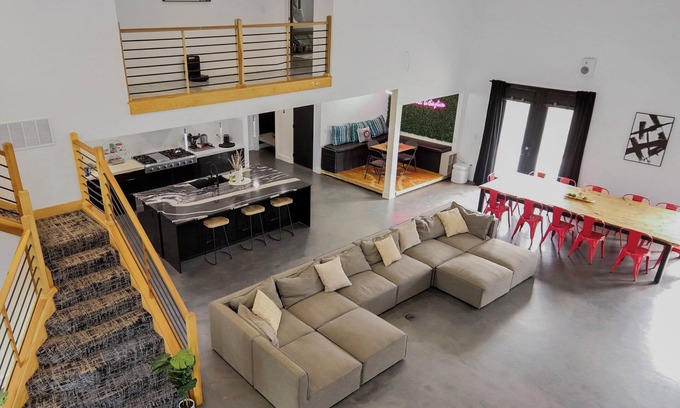 South Oklahoma City House | Huge modern 4-bedroom Oasis OKC/Moore