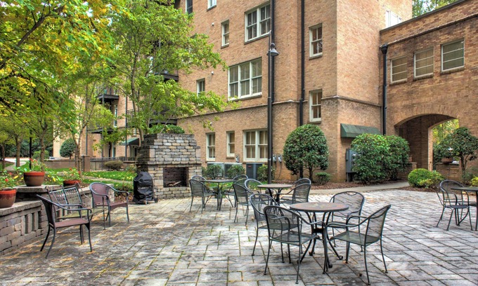 Asheville Apartment | Huge spacious, Heart of Biltmore Village 2 mins to Biltmore 5 mins to downtown