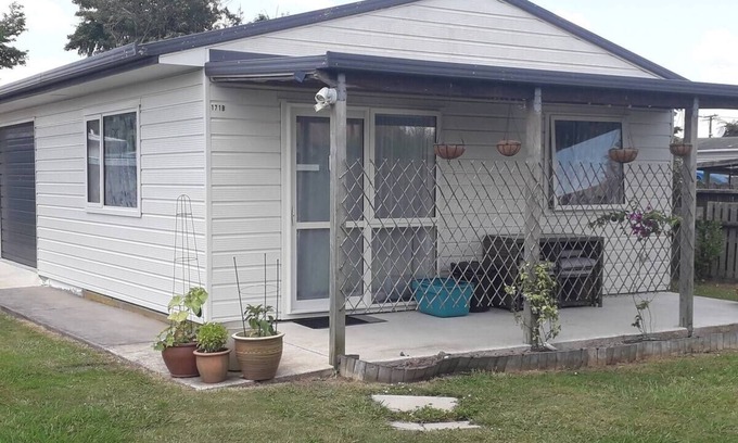Horotiu Apartment | Humble Horotiu abode outskirts of Hamilton