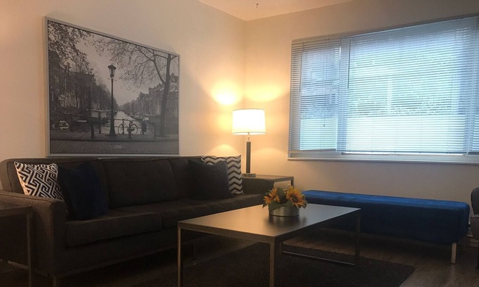 Stevens House | Humble One Bedroom With Parking in Capitol Hill