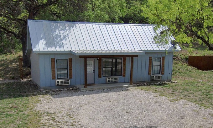 Concan Cabin | Hunter's Ridge Cabins - 5